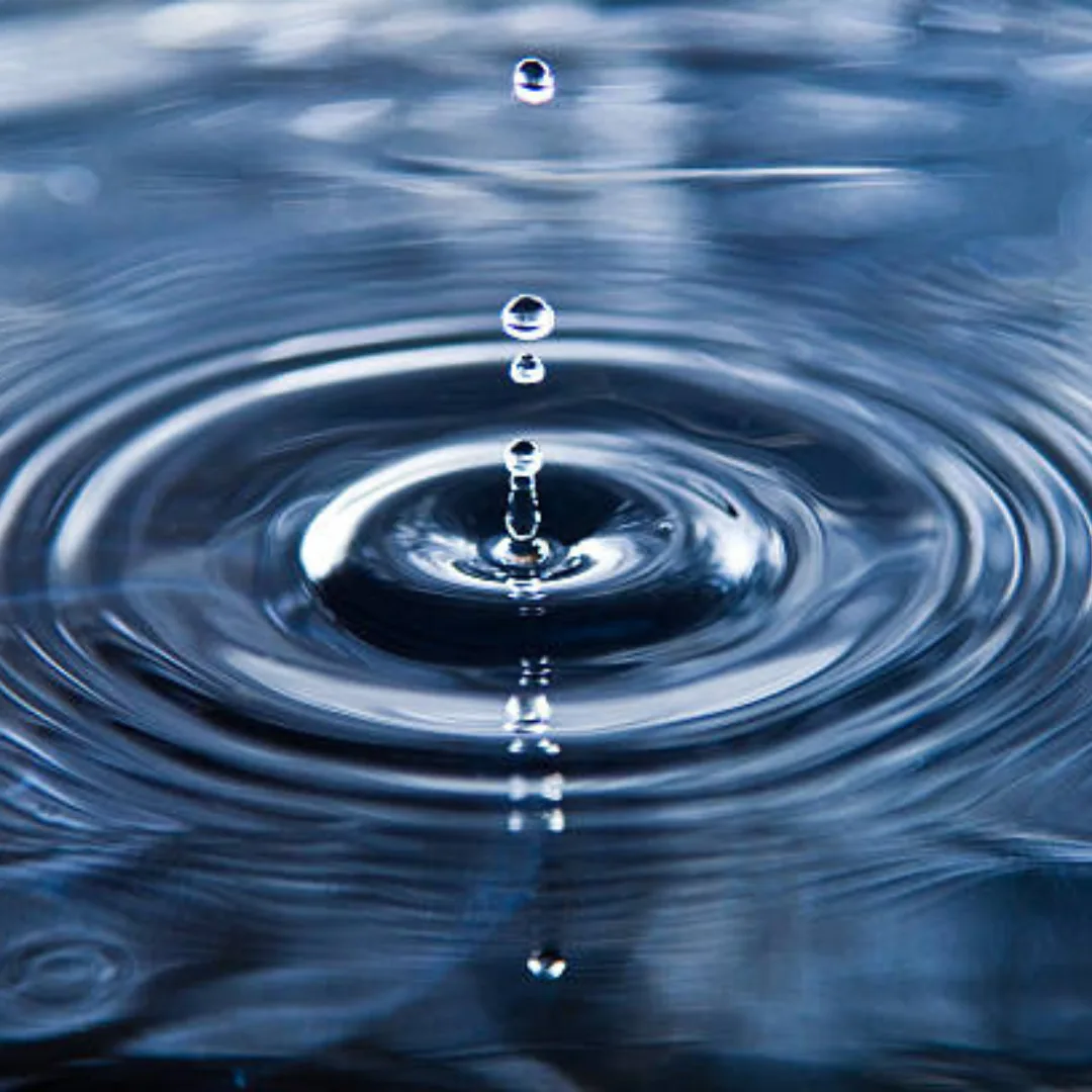 water droplets splashing into water